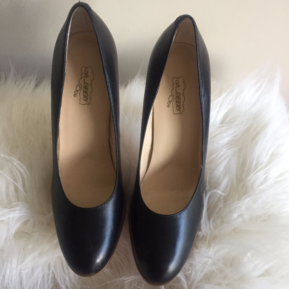 Red Bottom Black Leather Pumps